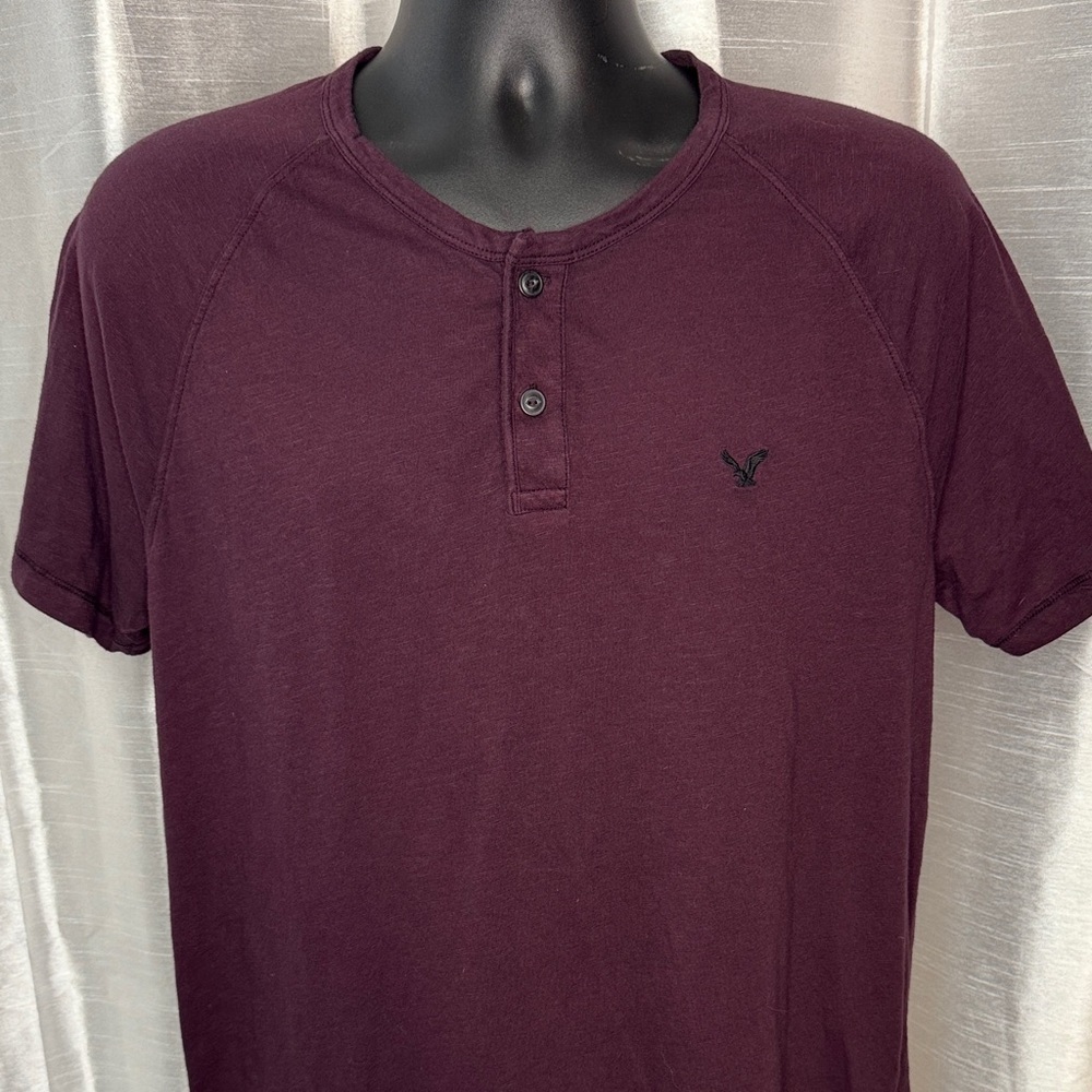 American Eagle Legend T Classic Fit Men’s L Henley Raglan Short Sleeve Burgundy